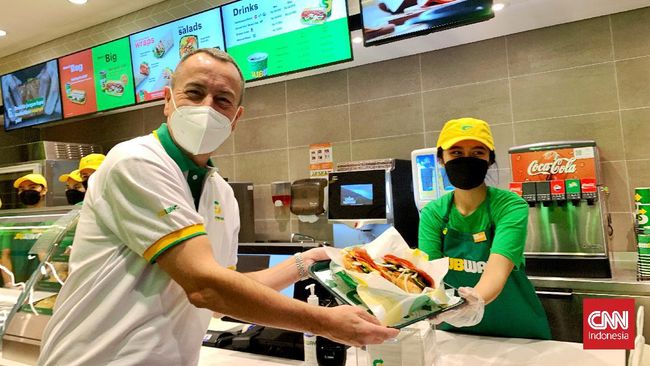 Subway Indonesia resmi dibuka kembali mulai hari ini, Jumat (15/10) di Cilandak Town Square. Berikut fakta-fakta Subway Indonesia, termasuk menu dan harga.