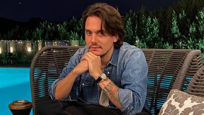 Sebagai Pria Libra yang Rumit, Ternyata Begini Lho Tipe Perempuan Idaman John Mayer!