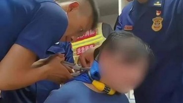 img-title Terlilit Gembok Sepeda karena Anak Iseng, Ibu Ini Panik Bukan Main