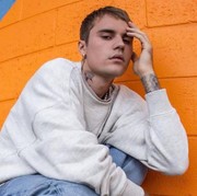 Justin Bieber Unggah Foto Menangis, Buat Penggemar Khawatir hingga Dikomentari Istri