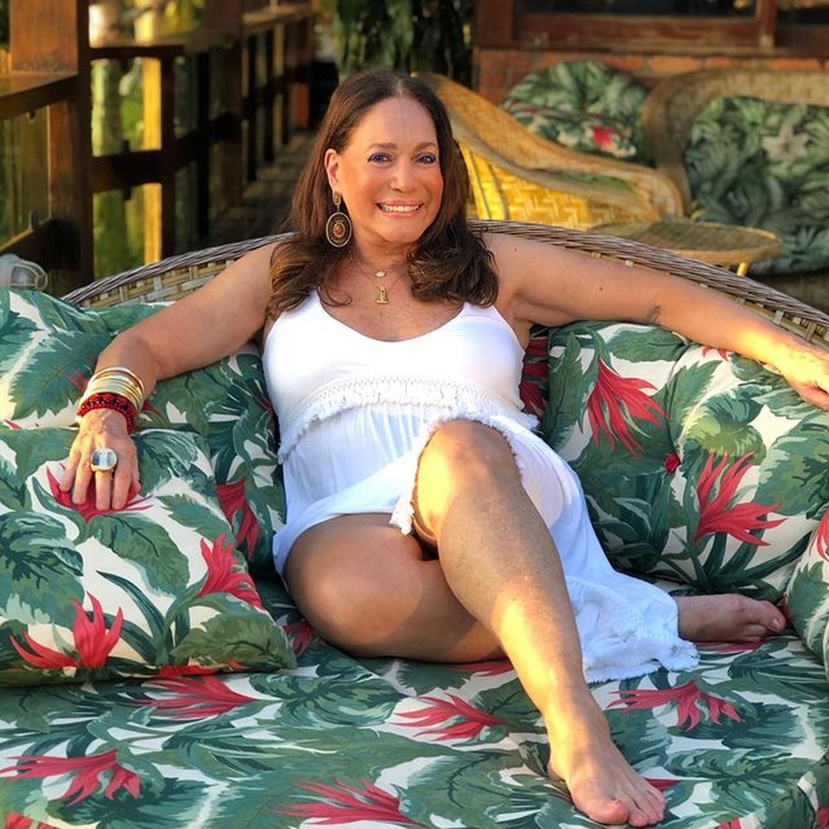 Salah satu bintang telenovela legendaris Brasil&comma; Susana Vieira bikin heboh karena ngaku kencani 300 gay&period; Yuk intip potretnya&excl;