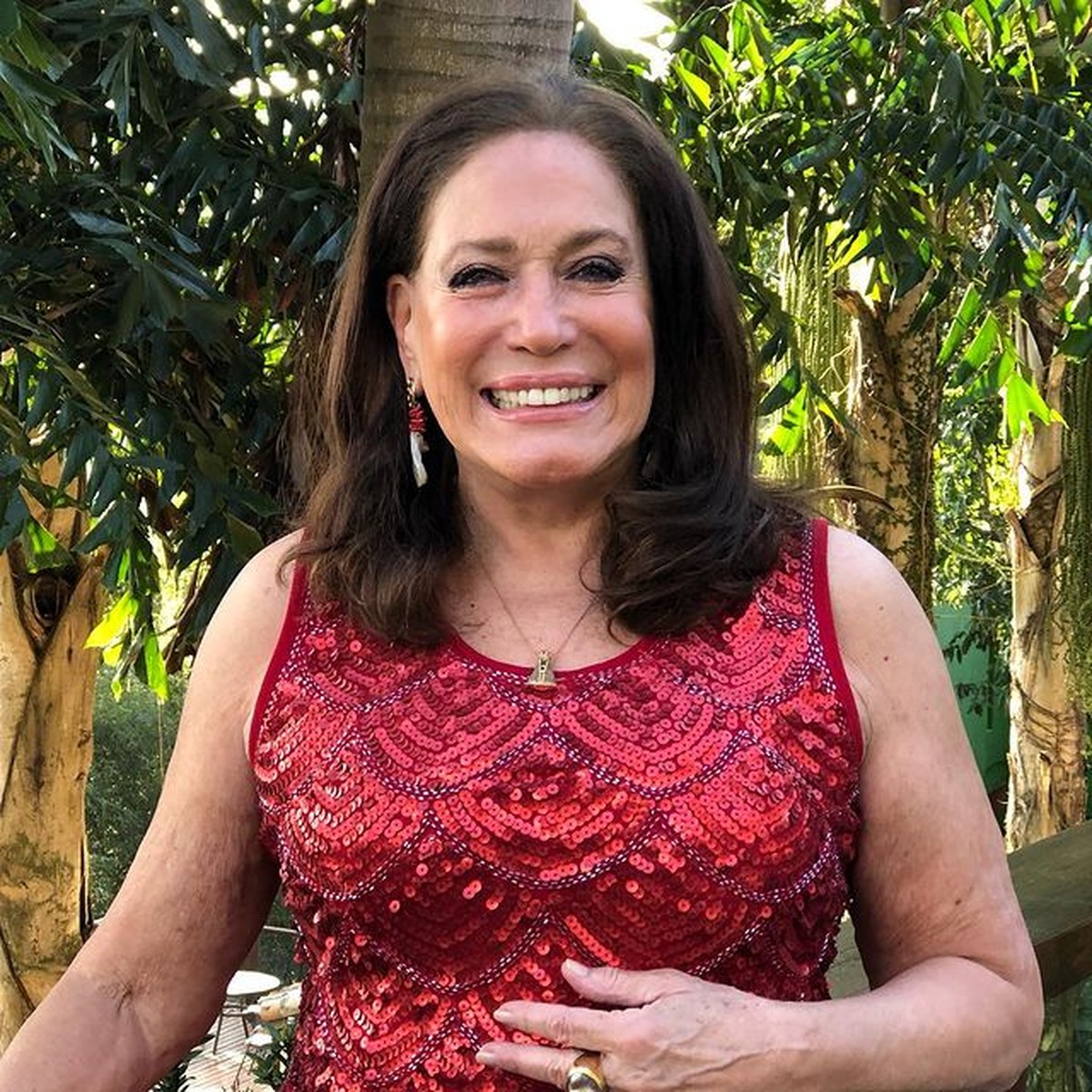 Salah satu bintang telenovela legendaris Brasil&comma; Susana Vieira bikin heboh karena ngaku kencani 300 gay&period; Yuk intip potretnya&excl;