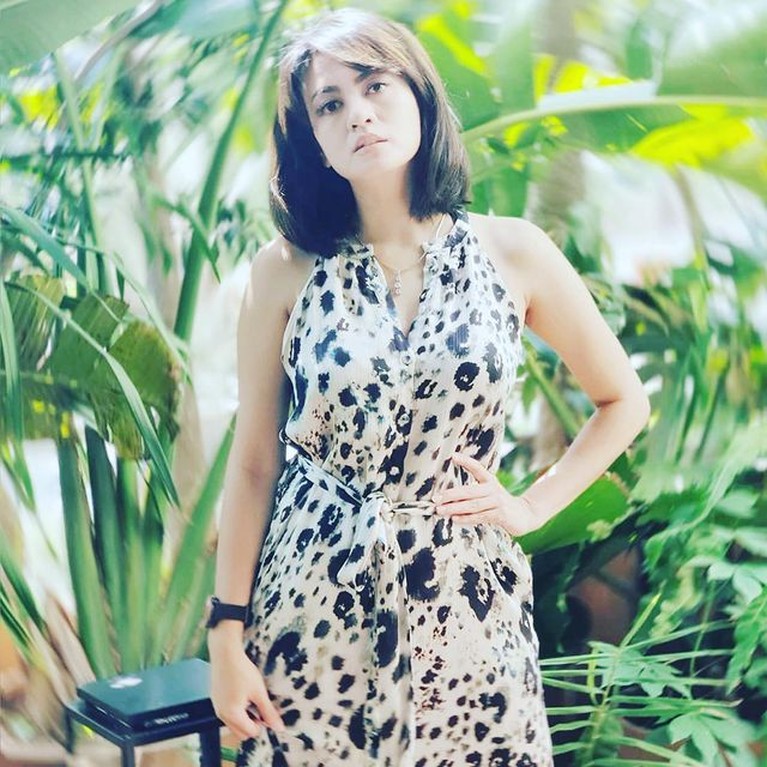 7 Potret Terbaru Yeyen Lidya yang Makin Cantik & Seksi di Usia 43 Tahun Yeyen Lidya aktris sekaligus presenter kini berusia 43 tahun, ia tampil makin cantik dengan tubuh singsetnya. Yuk intip potretnya!