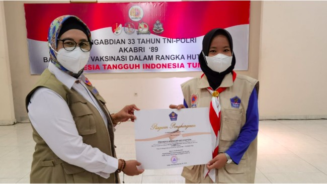 BNPB melalui Satgas Prokes PON XX memberikan penghargaan kepada 445 relawan protokol kesehatan (prokes) pada Kamis (14/10).