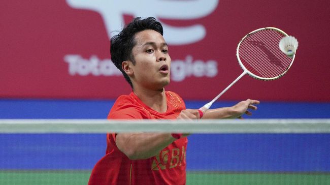 Hasil Final Thomas Cup: Ginting Menang, Indonesia Unggul 1-0 Anthony Ginting membawa Indonesia unggul 1-0 atas China usai mengalahkan Lu Guang Zu di final Thomas Cup 2021 (Thomas Cup 2020), Minggu (17/10) malam.