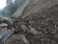 Evakuasi Jalan Kintamani usai Gempa Bali Terhambat Hujan
