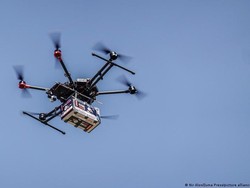 Israel Uji Coba Drone Komersial dengan Mengirim Sushi dan Bir