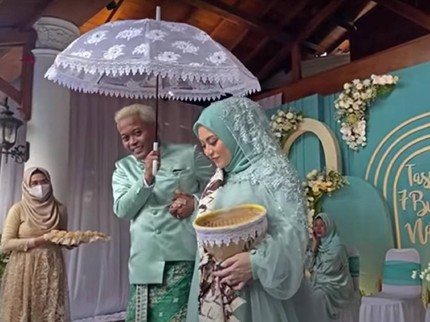 7 Foto Tujuh Bulanan Kehamilan Nathalie Holscher, Sule Jadi Suami Siaga