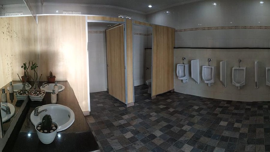 Bertepatan dengan dibukanya Bali untuk penerbangan internasional,

Deputi Bidang Bidang Pengembangan Destinasi dan Infrastruktur Kemenparekraf/Baparekraf, Vinsensius Jemadu, secara resmi menyerahkan pilot project revitalisasi toilet di Pantai Kuta, Bali kepada Dinas Pariwisata Kabupaten Badung.