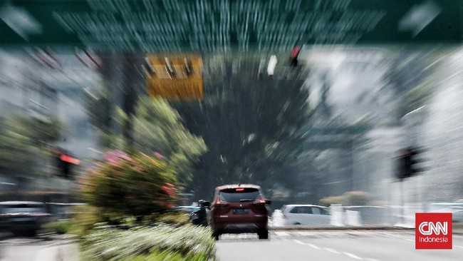 Aparat kepolisian akan menindak para pelanggar aturan ganjil-genap pada total 26 ruas jalan yang ada di DKI Jakarta mulai Senin (13/6) hari ini.