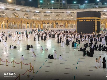 Resmi Arab Saudi Cabut Aturan Jaga Jarak di Masjidil Haram
