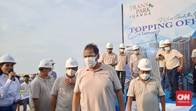 Chairul Tanjung Topping Off Transpark Juanda Bekasi