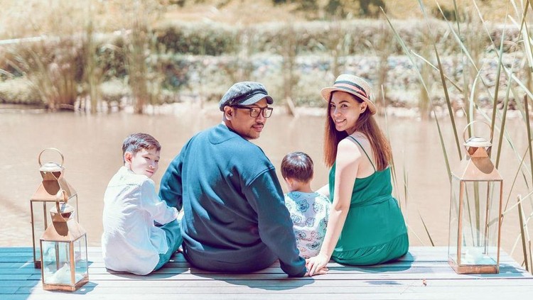Sammy Simorangkir dan Viviane