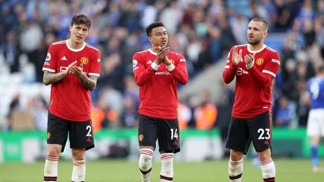 Klasemen Liga Inggris Usai Man Utd Dibekuk Leicester Manchester United tertinggal dari Chelsea, Liverpool, dan Manchester City dalam klasemen Liga Inggris karena dikalahkan Leicester City.
