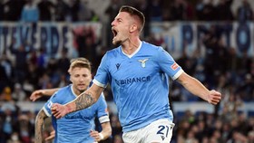 Demi Bintang Lazio, Man Utd Siap Lepas Pemain Bintang