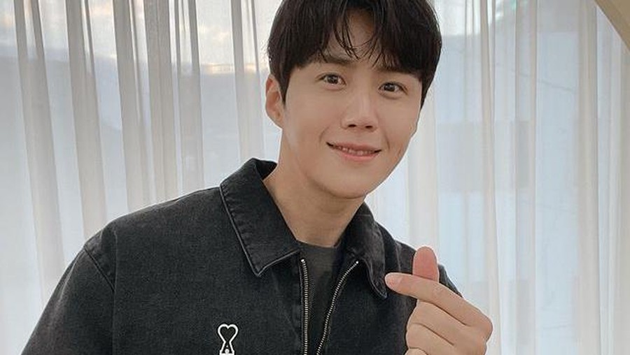 Kim Seon Ho disebut oleh netizen sebagai aktor berinisial K yang diduga memaksa mantan pacar melakukan aborsi. Yuk intip potretnya!