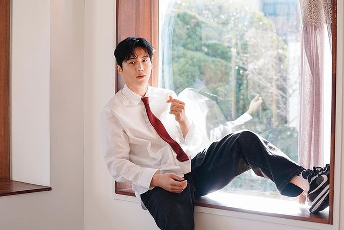 Kim Seon Ho disebut oleh netizen sebagai aktor berinisial K yang diduga memaksa mantan pacar melakukan aborsi&period; Yuk intip potretnya&excl;