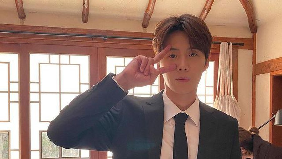 Kim Seon Ho disebut oleh netizen sebagai aktor berinisial K yang diduga memaksa mantan pacar melakukan aborsi. Yuk intip potretnya!