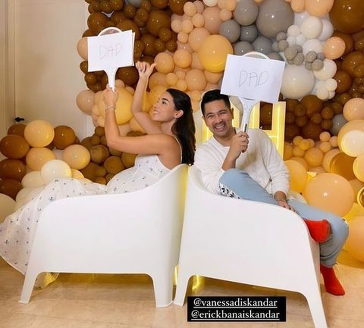 Erick Bana Iskandar dan Vanessa Lima menggelar acara baby shower menyambut kelahiran anak pertama mereka&period; Yuk intip&excl;