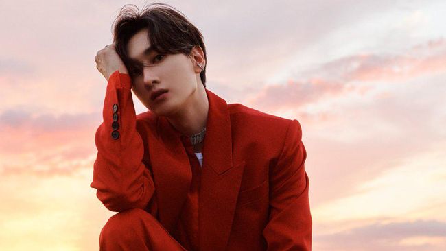 Eunhyuk memamerkan teaser foto untuk single solonya, Be, yang akan dirilis pada 20 Oktober atau menjelang comeback duo Super Junior D&E.