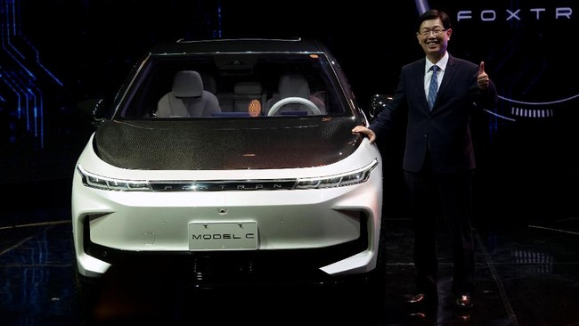 Kabar kedekatan Foxconn dan Nissan ini telah terjadi sejak awal tahun ini. Kedua perusahaan semakin "mesra" untuk berkomitmen di bidang mobil listrik.