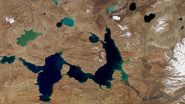 Peneliti khawatir dengan lapisan gletser di Tibet yang makin tipis dan terungkap gambar NASA yang mendukung hal tersebut.