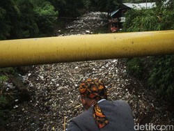 Selalu Ada Kasus Tumpukan Sampah di Kali Jambe