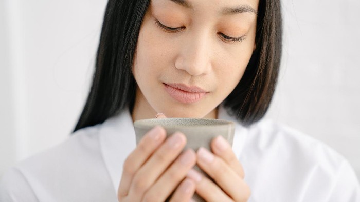 Atasi Penuaan di Usia 40an dengan Minuman Ini!