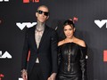 Kourtney Kardashian dan Travis Barker Bertunangan kala Senja