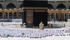 KJRI Buka Suara soal Kabar Larangan Selfie di Masjidil Haram-Nabawi