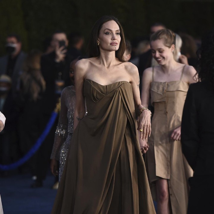 <p>Oleh karena itu, kalau kita lihat film-film Angelina Jolie yang sekarang. Sebagian besar proyek film yang ia terima adalah film keluarga. Mulai dari <em>Maleficent, Come Away</em>, hingga film teranyarnya, <em>The Eternals</em>. (Foto: Jordan Strauss/Invision/AP)</p>