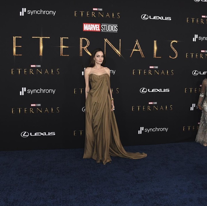 <p>Usai berpisah dengan Brad Pitt, Angelina Jolie semakin kompak berpergian dengan keenam anaknya ini, Bunda. (Foto: Jordan Strauss/Invision/AP)</p>