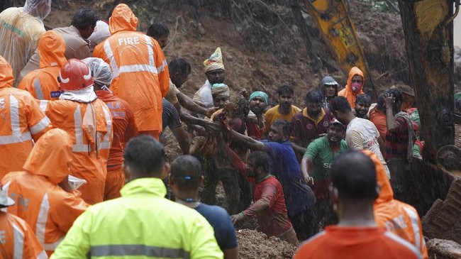 Longsor terjadi di area perbatasan di India, Sabtu (1/3). Akibat peristiwa itu, empat orang meninggal dunia dan lima orang hilang.