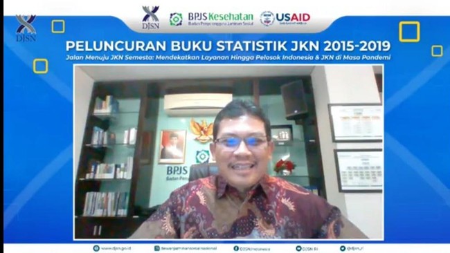 Buku Statistik JKN berisi gambaran capaian dan perkembangan Program JKN-KIS dalam bentuk indikator kepesertaan, iuran, dan pelayanan BPJS Kesehatan.