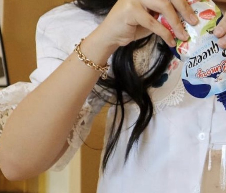 Dituduh Bohong Lagi, Ini Bukti Foto Rachel Vennya Menginap di Wisma Atlet Rachel Vennya mengaku kabur dari karantina namun tak menginap di wisma atlet, ia pun dituduh bohong oleh netizen. Intip buktinya!