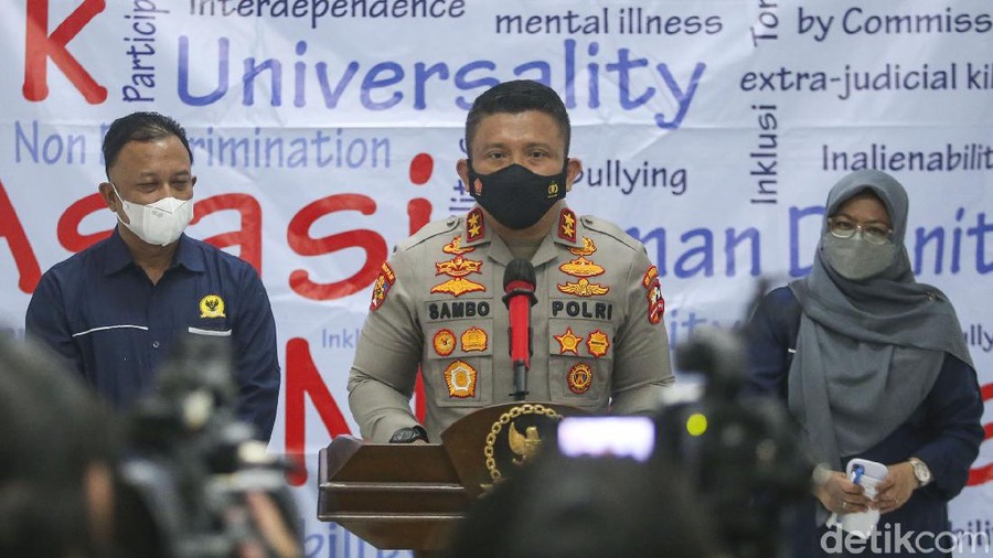 Polri bersinergi dengan Komnas Ham untuk menyelesaikan berbagai masalah yang melibatkan penegak hukum dengan membuka aplikasi pengaduan untuk masyarakat.