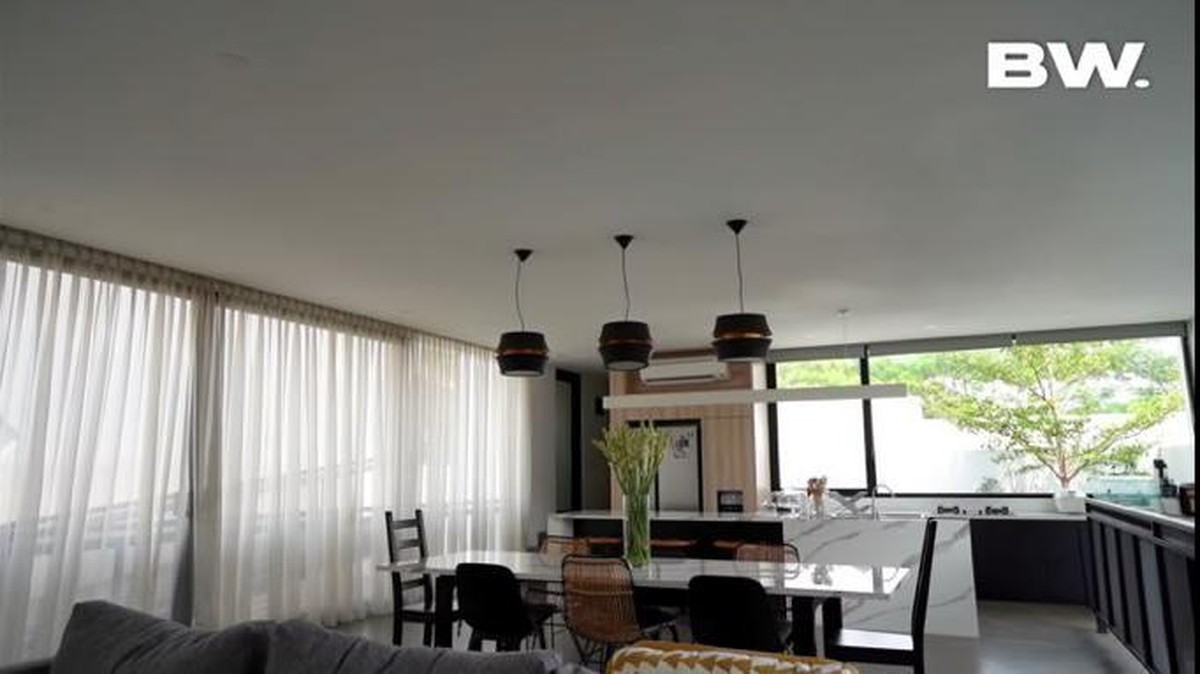 Sammy Simorangkir memiliki hunian mewah yang berkonsep loop house bak rumah di Beverly Hills&comma; California&period; Yuk intip&excl;