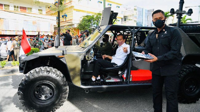 Bertepatan dua tahun Jokowi-Ma'ruf memimpin pemerintahan Indonesia, mahasiswa USU menerbitkan satire yang menilai kinerja Kabinet Indonesia Maju.