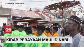 VIDEO: Kirab Maulud Nabi Diwarnai Hujan Uang