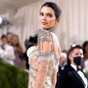 Inspirasi Lipstik Warna Nude di Acara Met Gala 2021, Cocok untuk Dipakai Sehari-hari Lho!