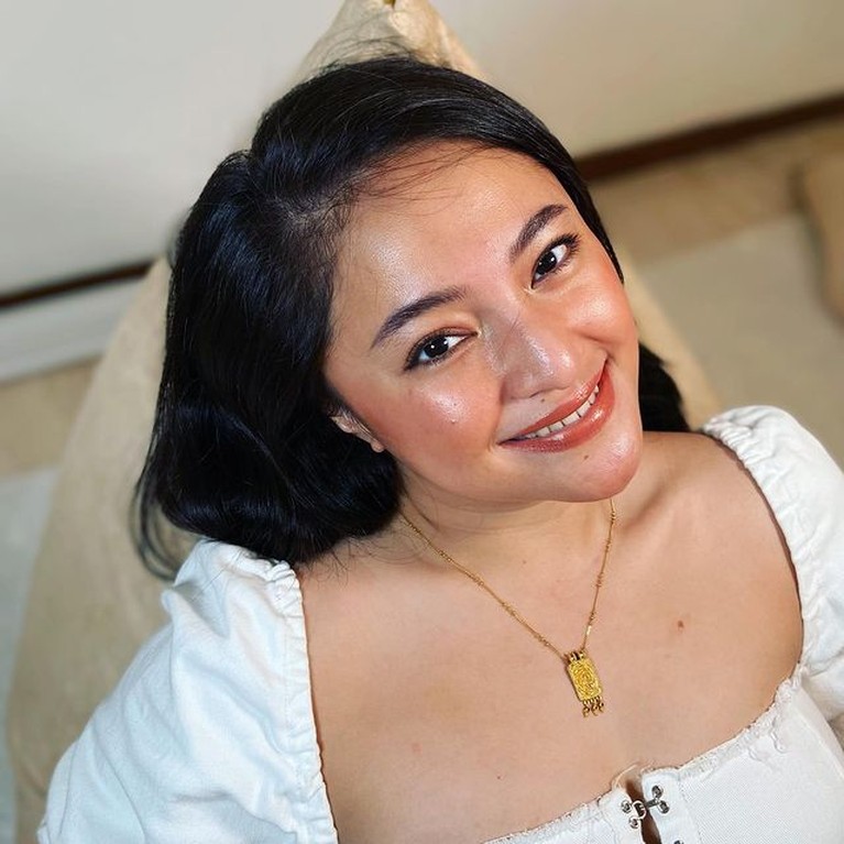 Pancarkan Aura Bahagia, 7 Potret Marshanda Usai Jalani Terapi di Amerika Marshanda baru saja selesai menjalani terapinya di Amerika dan telah kembali ke Indonesia. Yuk intip potretnya usai terapi!