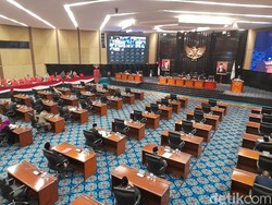 Sempat Dikritik, Anies Kini Hadiri Paripurna DPRD DKI Bahas APBD-P