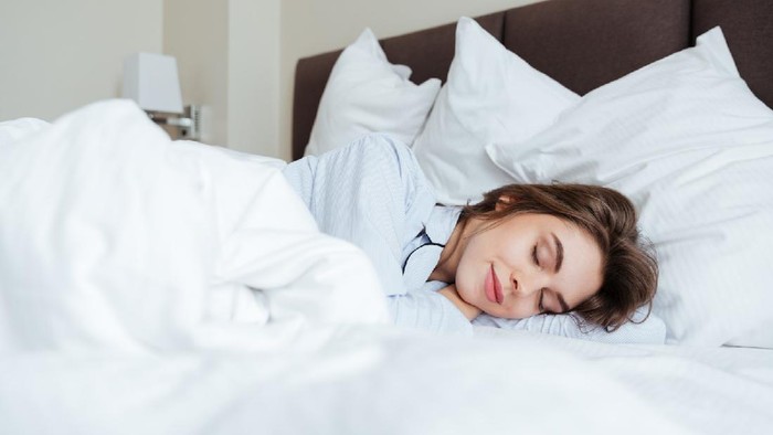 3 Posisi Tidur yang Bisa Bantu Kurangi Perut Buncit, Mudah dan Perlu Dicoba! 3 Posisi Tidur yang Bisa Bantu Kurangi Perut Buncit, Mudah dan Perlu Dicoba!