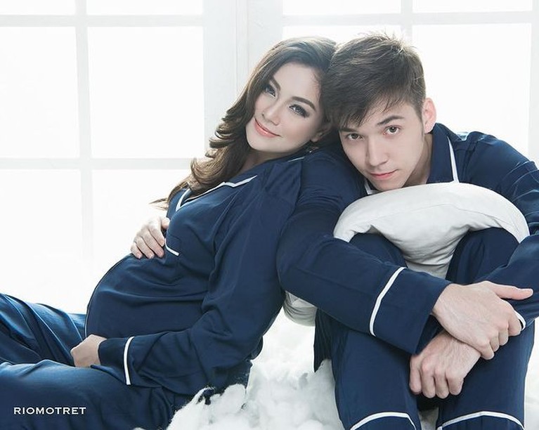 Rumah tangga Celine Evangelista dan Stefan William sedang berada di ujung tanduk dan menunggu putusan cerai. Yuk intip potret mereka!