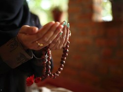 6 Tradisi Warga Sulsel Sambut Ramadan, Barzanji-Baca-baca Pakai Songkolo