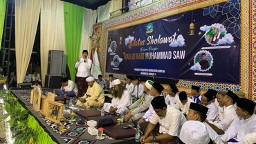 img-title Tausiah Achmad Rifai Jelang Maulid Nabi dan Santri Speech Contest
