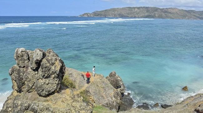 Banyak masyarakat yang ingin berwisata dan jalan-jalan meski pandemi belum selesai. Berikut tips mempersiapkan dana untuk berwisata di era corona.