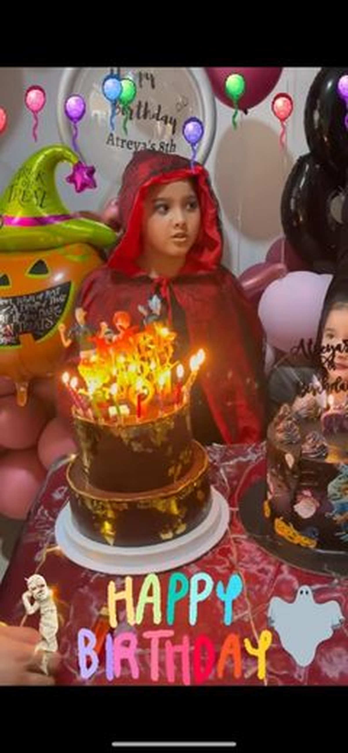 Putri sulung Audy Item dan Iko Uwais berulang tahun yang ke-8&period; Yuk kita intip perayaannya dengan tema halloween&excl;