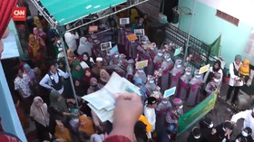 VIDEO: Tradisi Tebar Uang Rayakan Maulid Nabi Muhammad