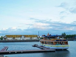 Banyuwangi Gelar Moslem Fashion di Dermaga Yacht Marina Boom Saat Weekend
